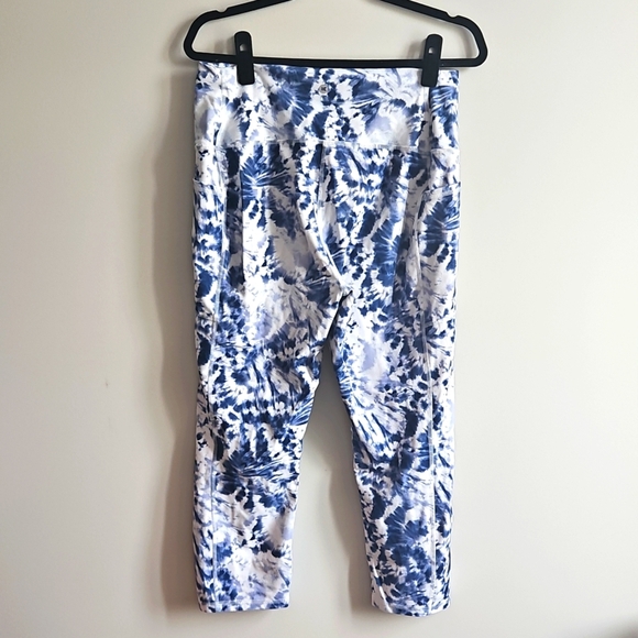 2/$15 Rbx - Blue and White Tie-Dye Activewear Capris With Side Pockets - Size XL - Picture 4 of 5